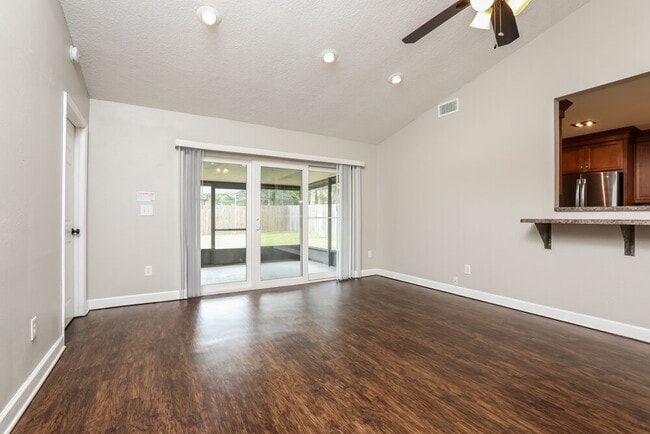 Photo - 1009 Black Willow Dr