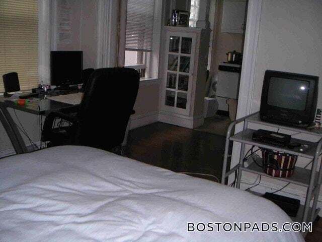 Photo - 360 Riverway Unit 15