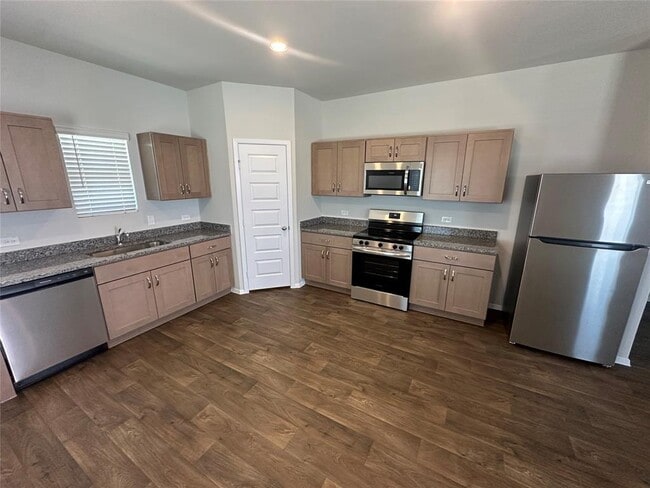 Photo - 2709 Derwent Dr