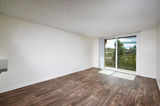 Photo - Mellmanor Apartments