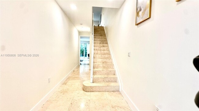 Photo - 814 NE 19th Ave