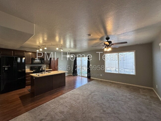 Photo - 2414 Andover St