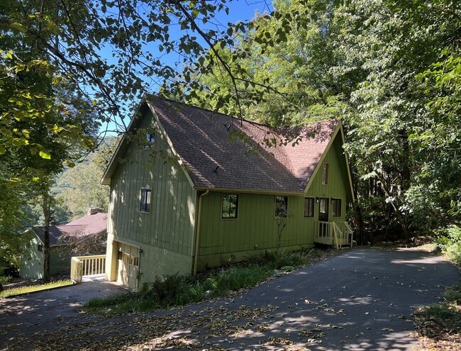 Photo - 420 Cliffside Ln