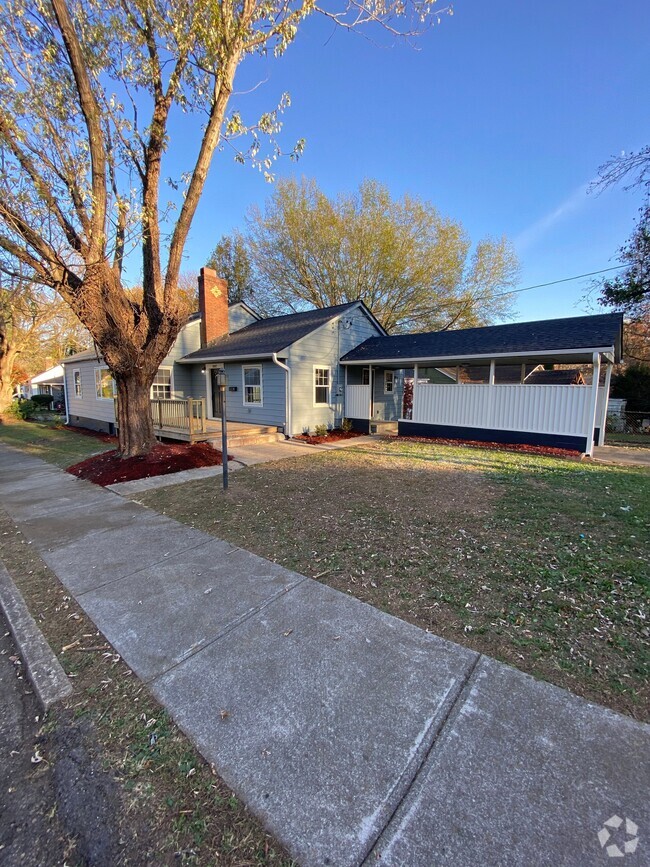 Building Photo - 1002 Melbourne Ave NE Rental