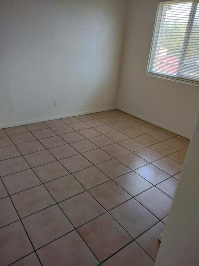 Photo - 3221 W Melvin St