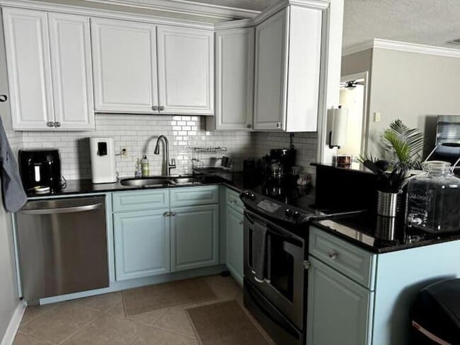 Photo - 601 N Pennock Ln