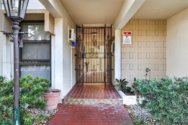 Photo - 1600 S Le Jeune Rd Unit 3