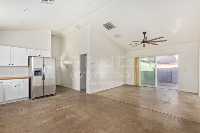 Photo - 505 N 16th Ave