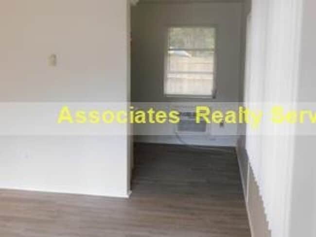 Photo - Adams &amp; Federici-911 &amp; 913 Unit 359-02