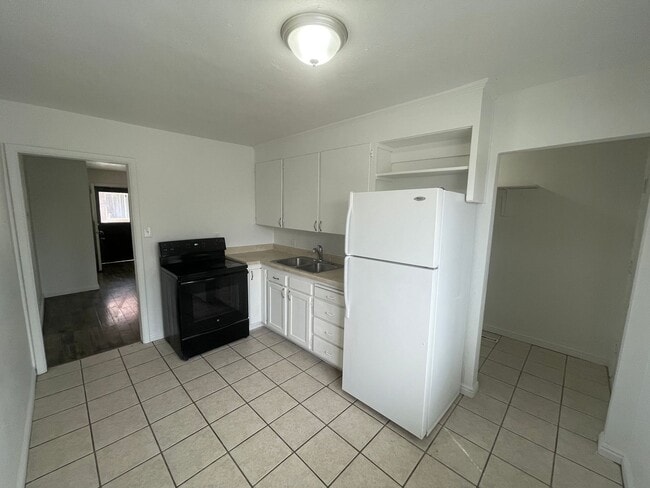 Building Photo - 1154-1156 Brooklyn Ave Unit 1154