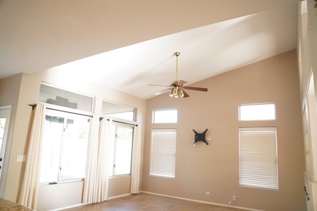 Photo - Beautiful Chandler Rental Dobson & Ray