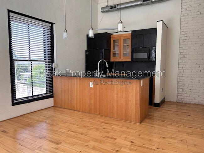 Photo - 205 E Broad St Unidad 202
