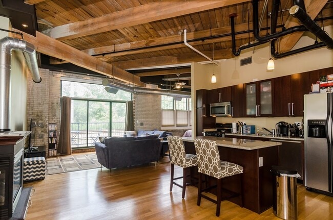 Building Photo - 43 Charlton St Unit B-105