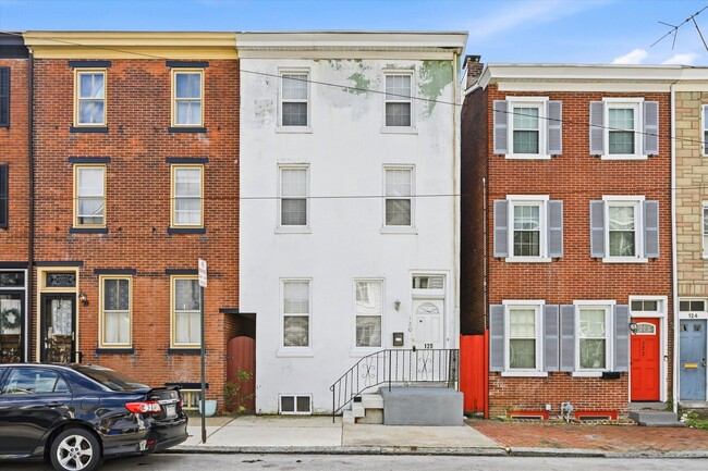 Photo - 120 W Barnard St