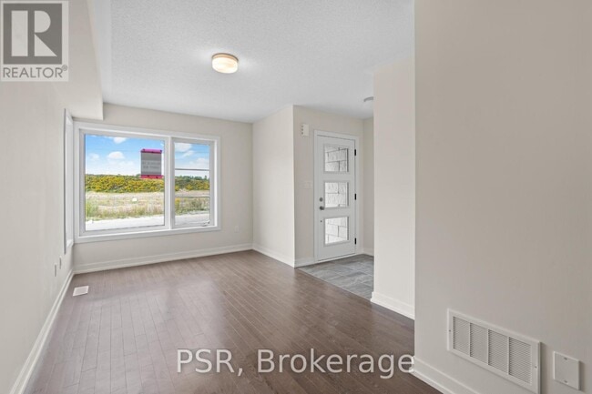 Photo - 2600 Castlegate Crossing