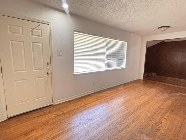 Photo - 1821 Donna St