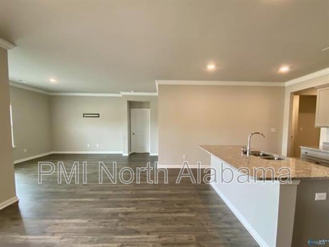 7005 Lost Crk Dr NW