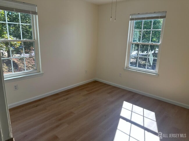 Photo - 30 Dartmouth Way