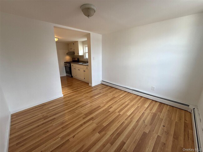 Photo - 49 1/2 Elm St Unidad 2