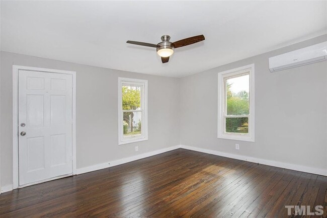 Building Photo - 520 Commonwealth St