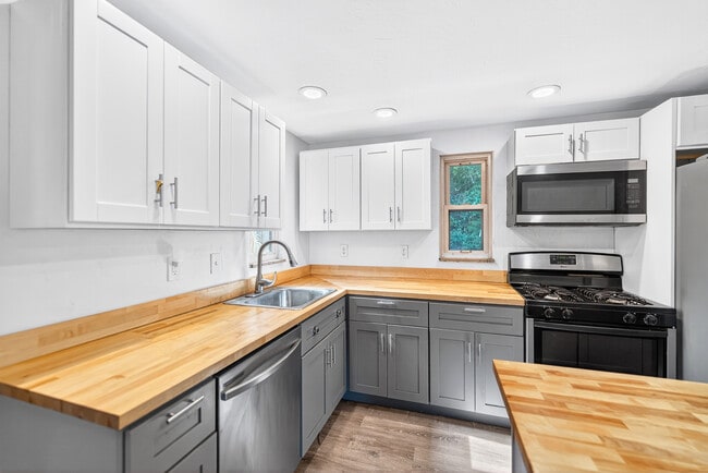 Photo - 83 Cedar Ave