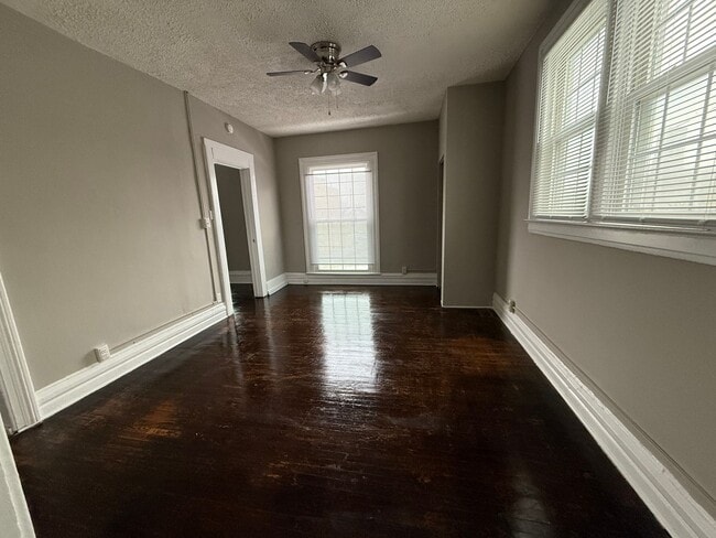 Photo - 321 W Charles St Unit 2