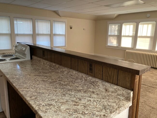 Bright spacious studio - 12 Buckingham St Unit Studio