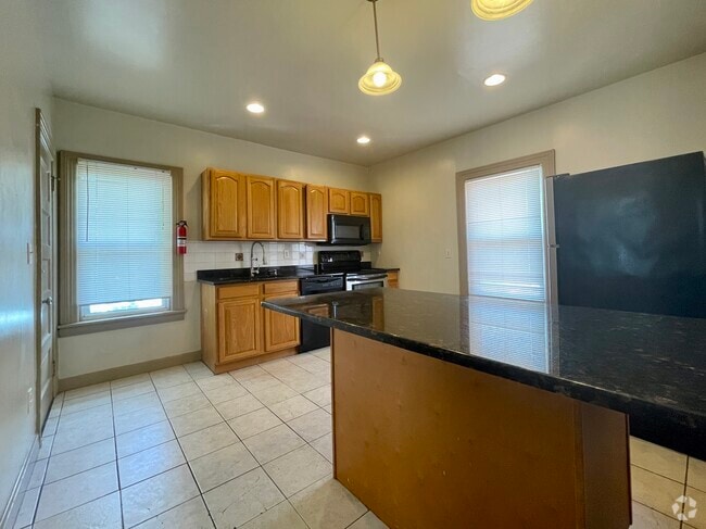 Building Photo - 47 Carolina Ave Unit 2 Rental