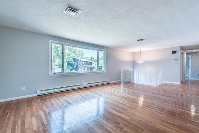 Photo - 20 Fieldstone Dr