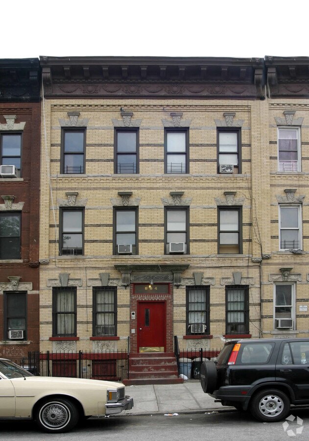 Photo - 864 Knickerbocker Ave Apartments