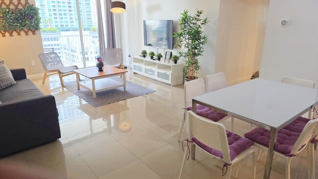 Photo - 1 SE 12th St Unidad SI FL18-ID1022221P