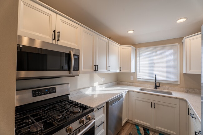 Photo - 774 Terrace Ct Unidad T