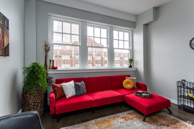 1BR, 1BA - 575 SF