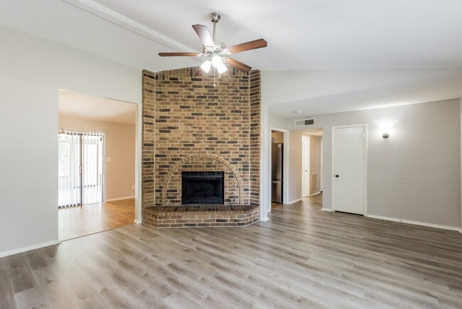 Photo - 428 Matterhorn St