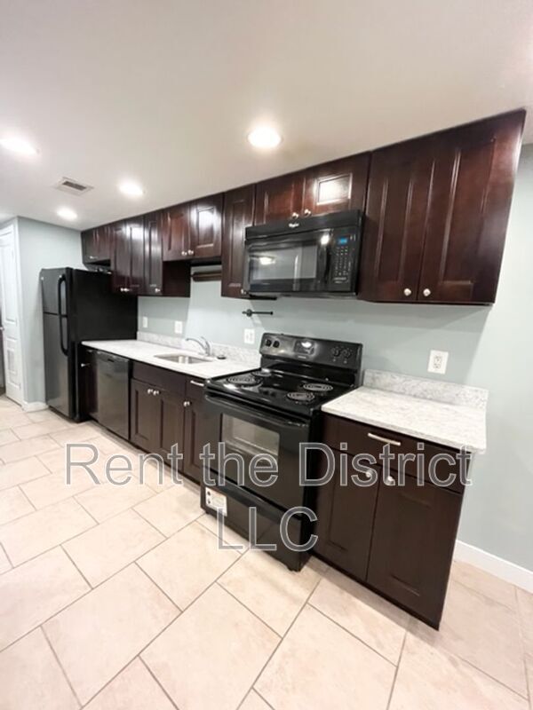 Building Photo - 421 Newton Pl NW Unit 2 Rental