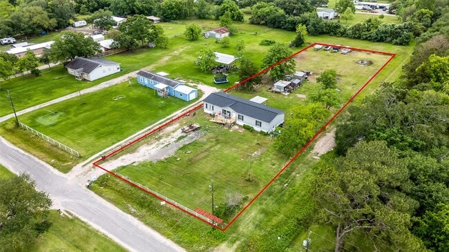 Building Photo - 11105-32nd 1/2 32nd 1/2 St