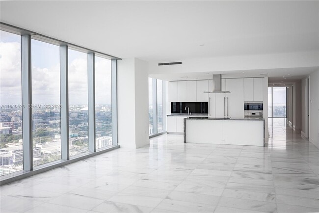 Photo - 700 NE 26th Terrace Unidad 4403