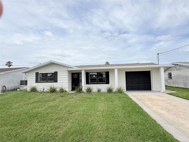 Building Photo - 13617 Frances Ave