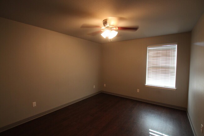 Photo - 2538-2538 Westminster Dr Unit 2528 Westminster