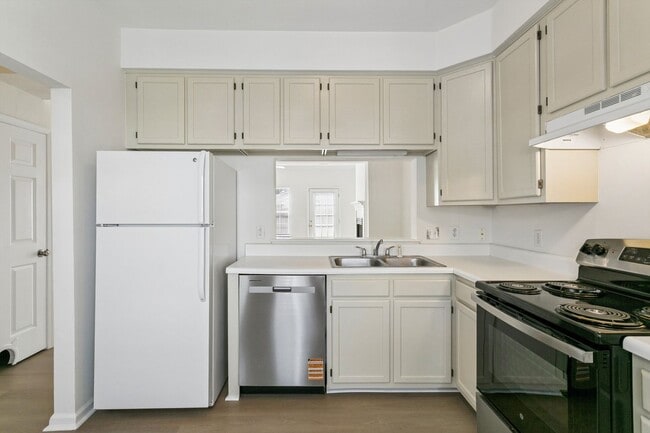 Photo - 104 Monument Ct