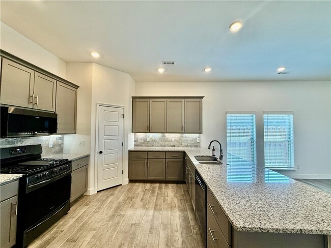 Building Photo - 424 NW 59th Ave