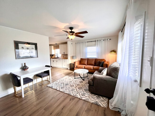 Photo - 635 Oneida Rd