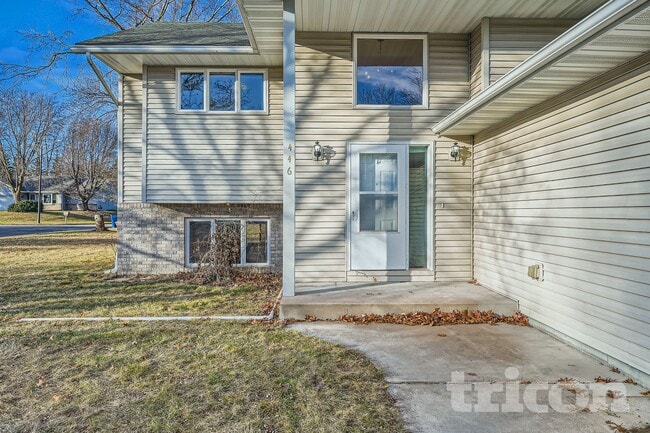 Photo - 446 9th St SW