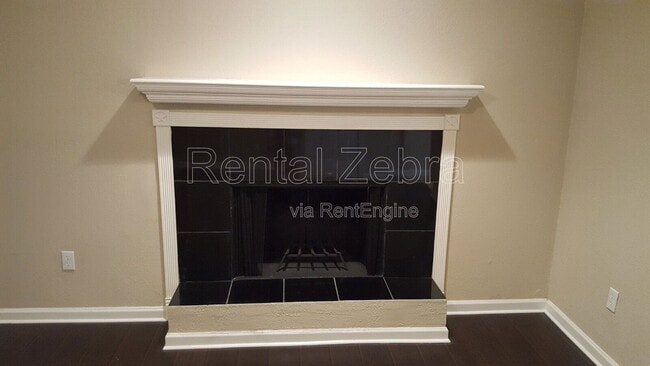 Photo - 2939 Longmeade Dr