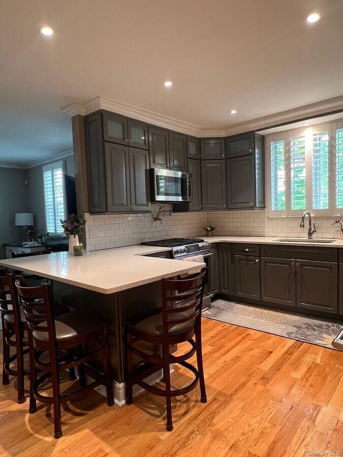 Photo - 88-11 179th Pl
