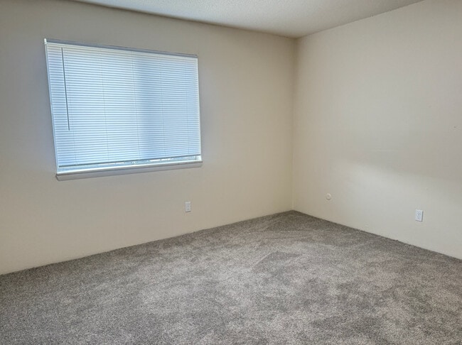 Woodbridge Manor Apartments