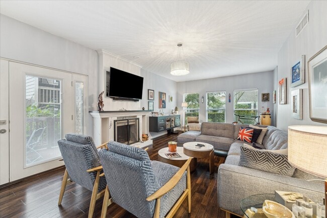 Photo - 2100 Tanglewilde St Unit 373