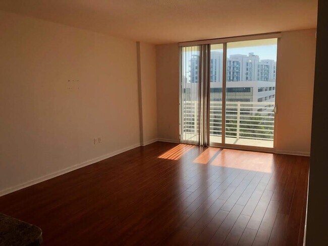 Photo - 18800 NE 29th Ave Unidad 710