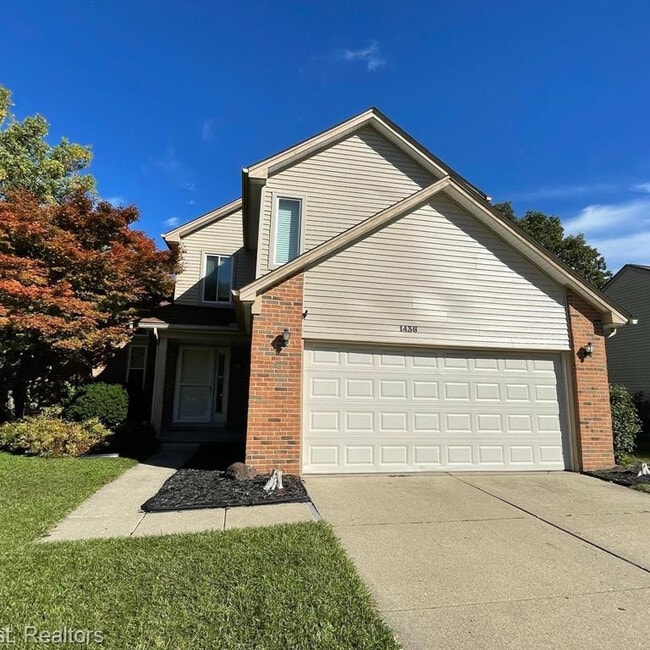 Photo - 1438 Rand Rd