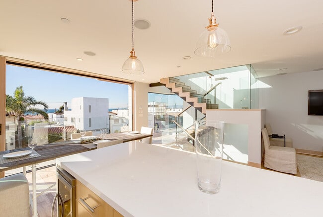 Photo - 814 Monterey Blvd